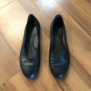 COS black leather ballet flats